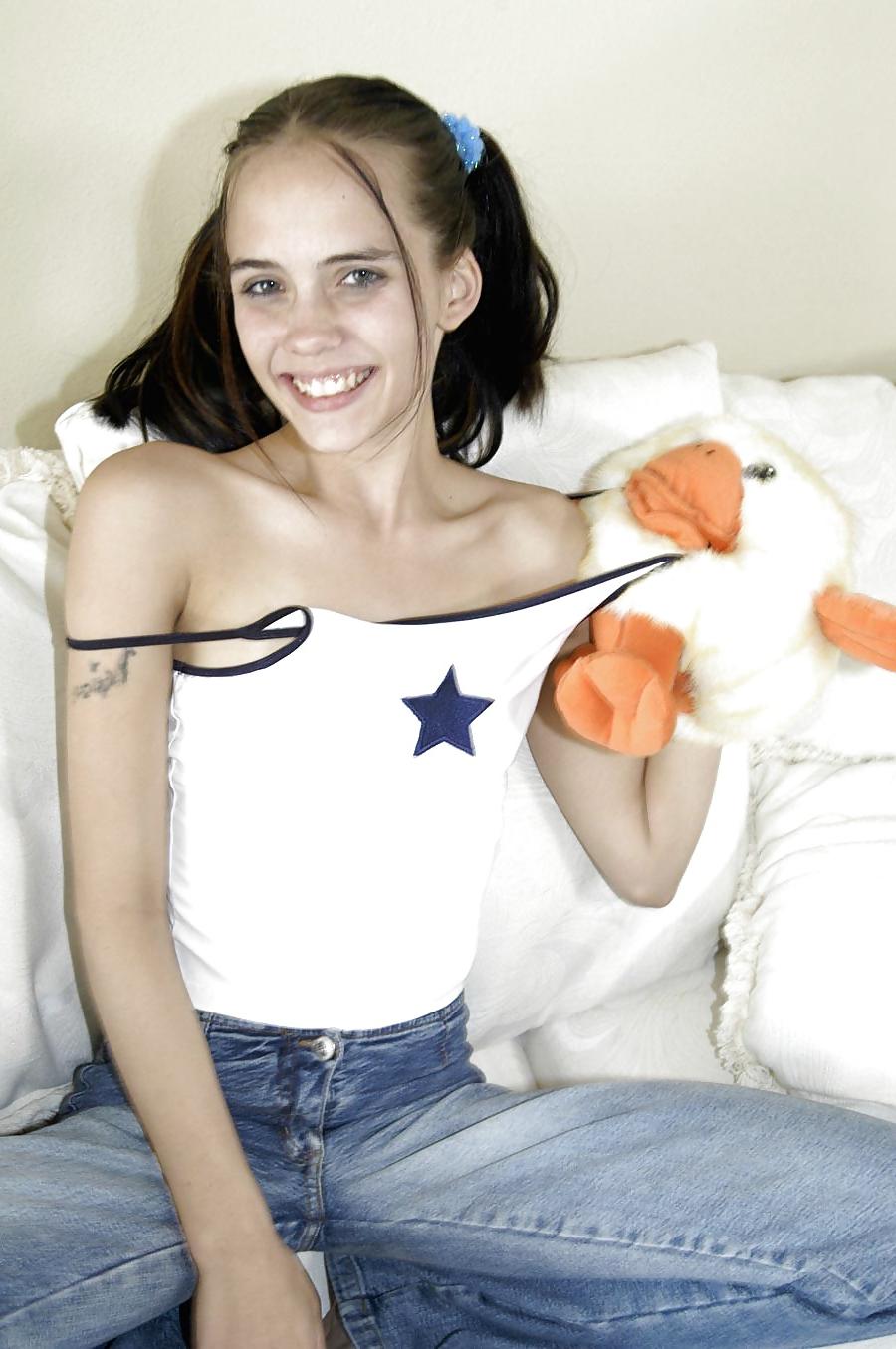16P Skinny Slut - Jenny Heart