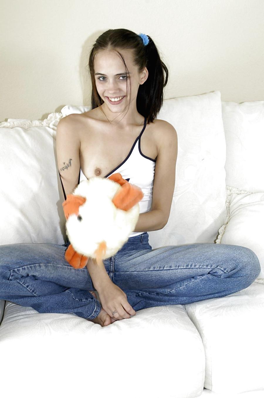 16P Skinny Slut - Jenny Heart