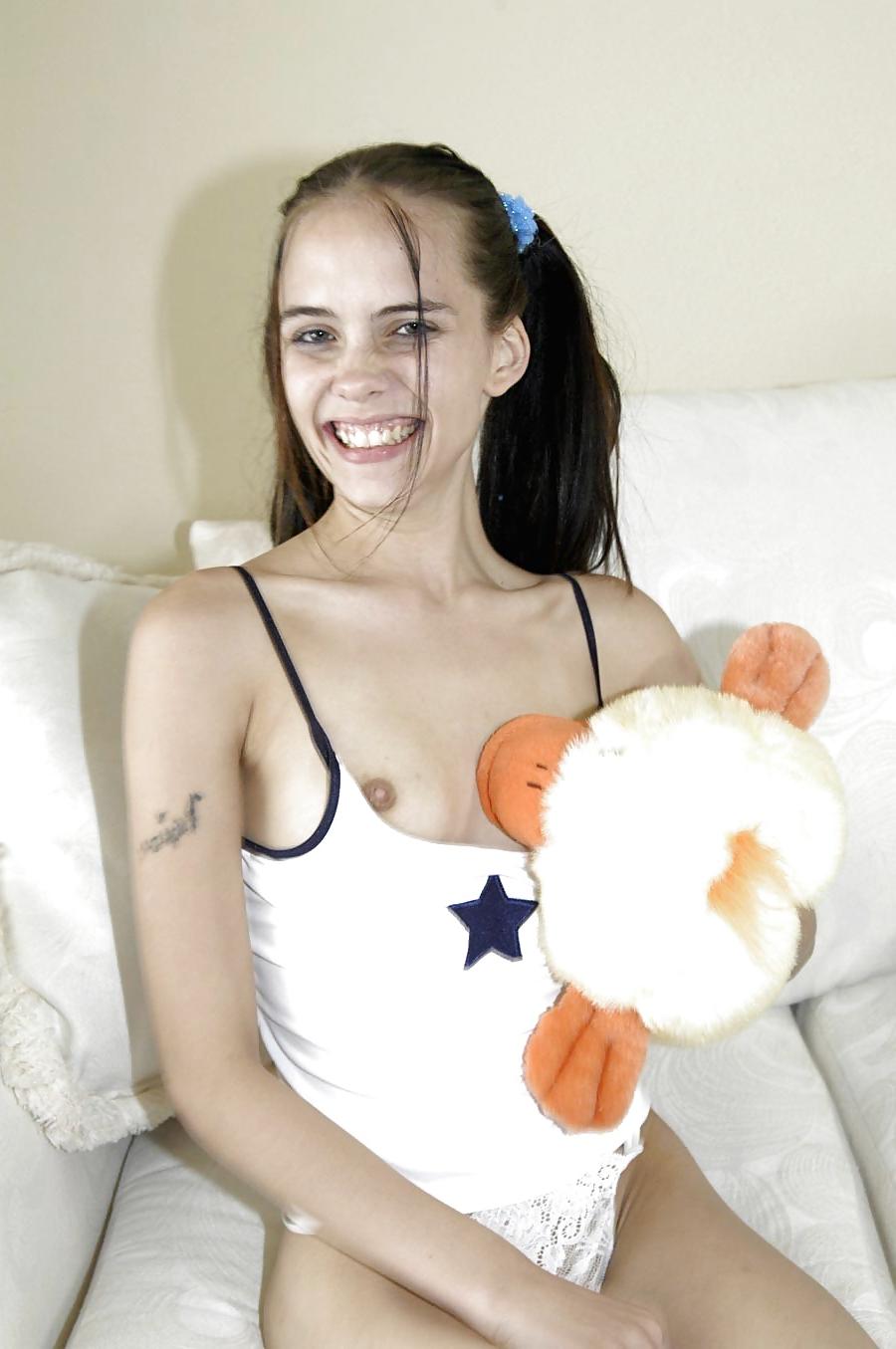 16P Skinny Slut - Jenny Heart
