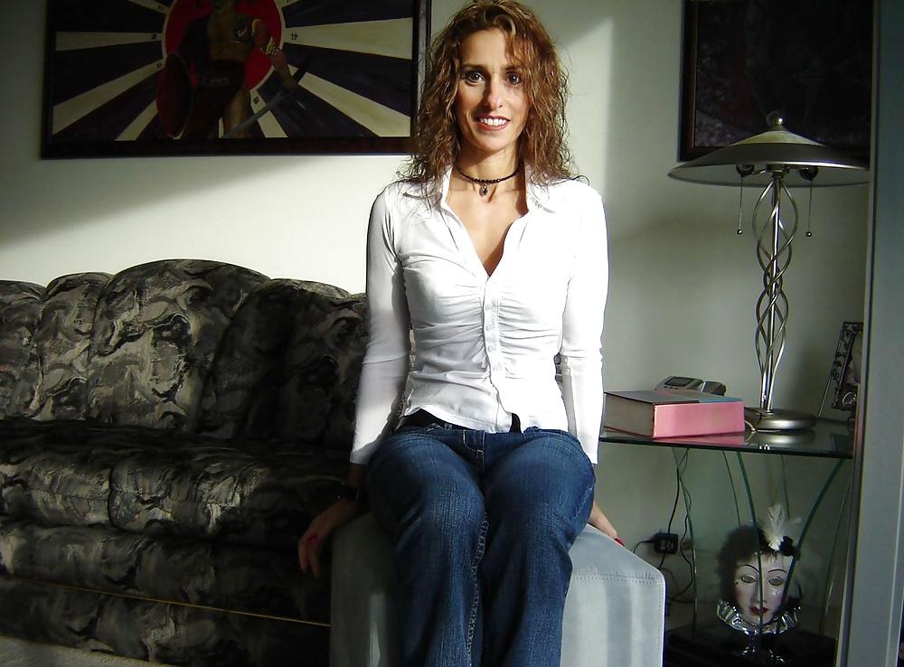 25P Slim MILF