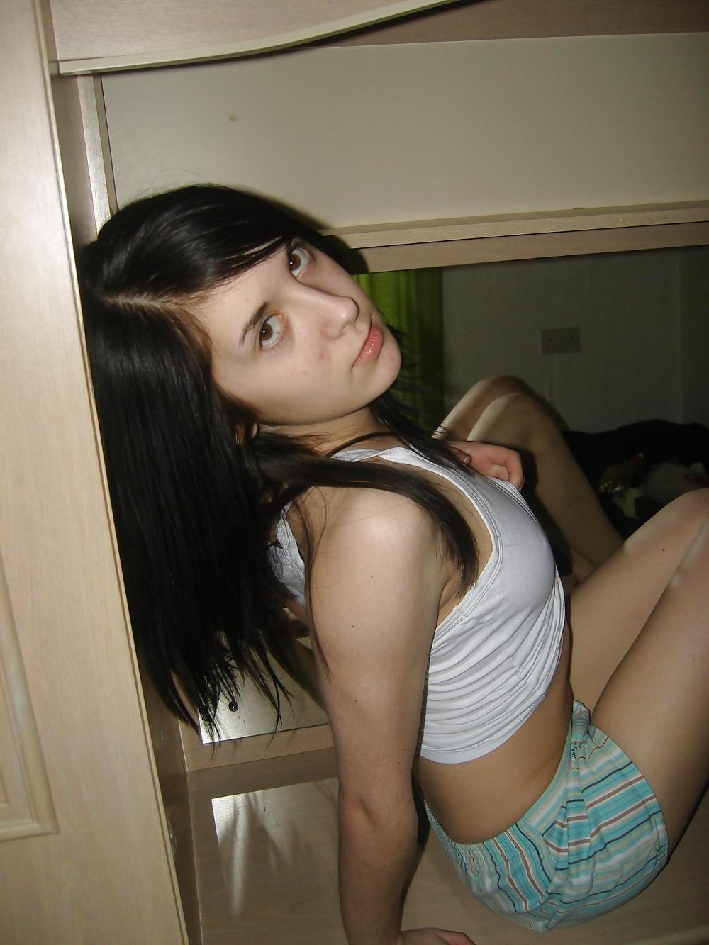 25P Sexy skinny goth girl