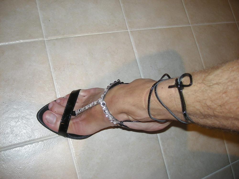 14P Slave sandals
