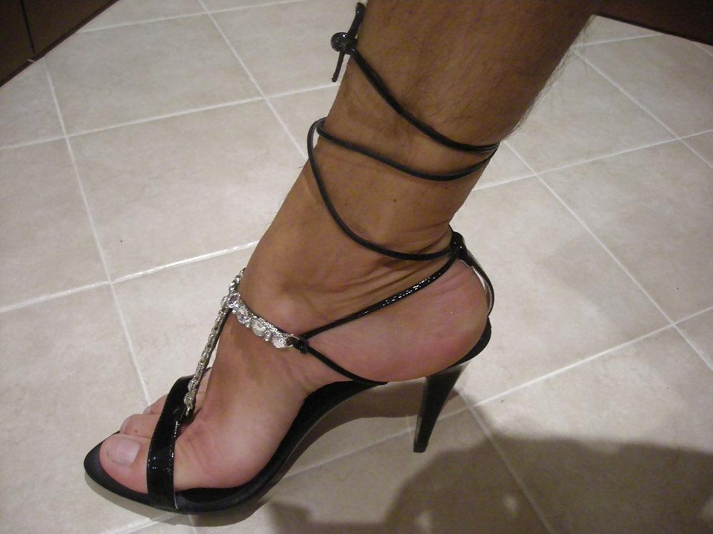 14P Slave sandals