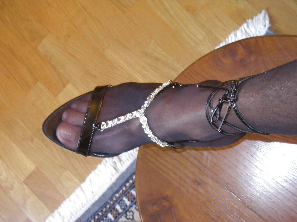 14P Slave sandals