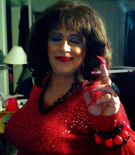 16P Mature smoking sissy slut