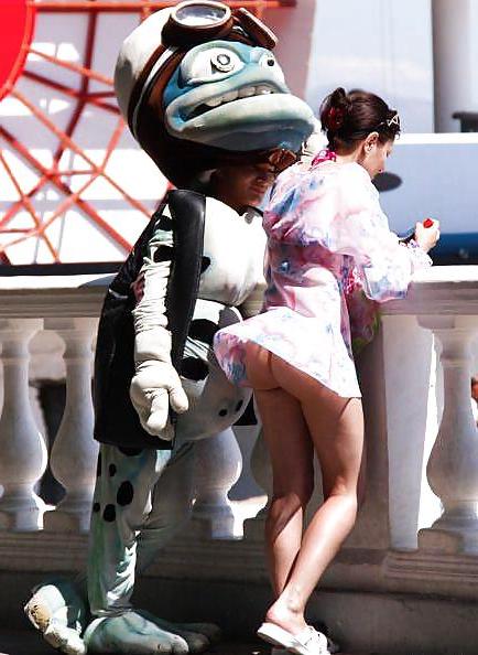 25P UPSKIRTS....BEST OF...!