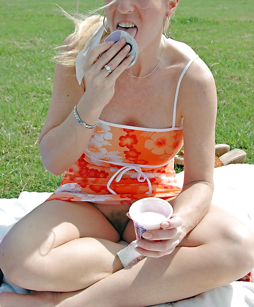 25P UPSKIRTS, PANTYLESS, BEST OF...