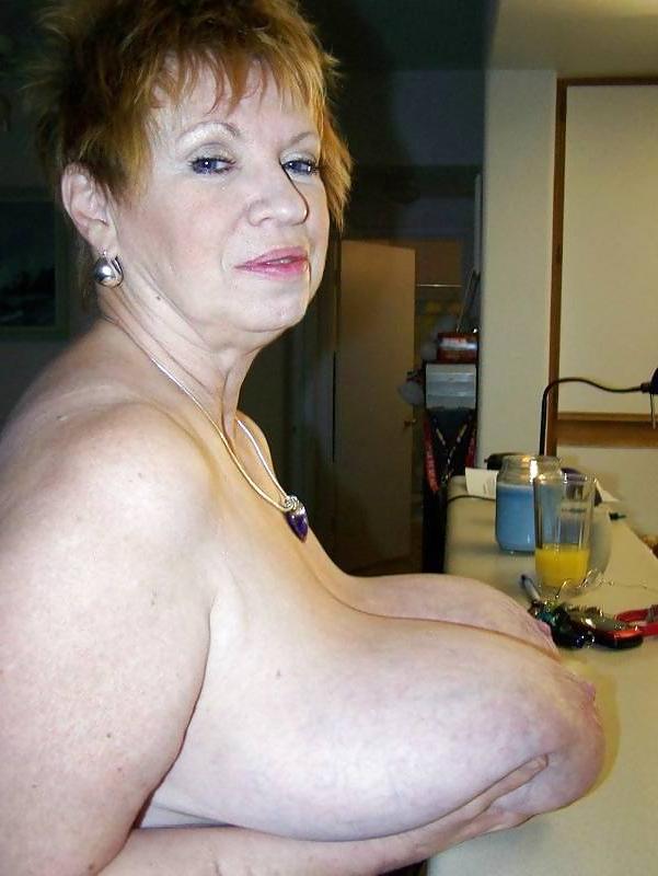 16P MILF with huge floppy hangers