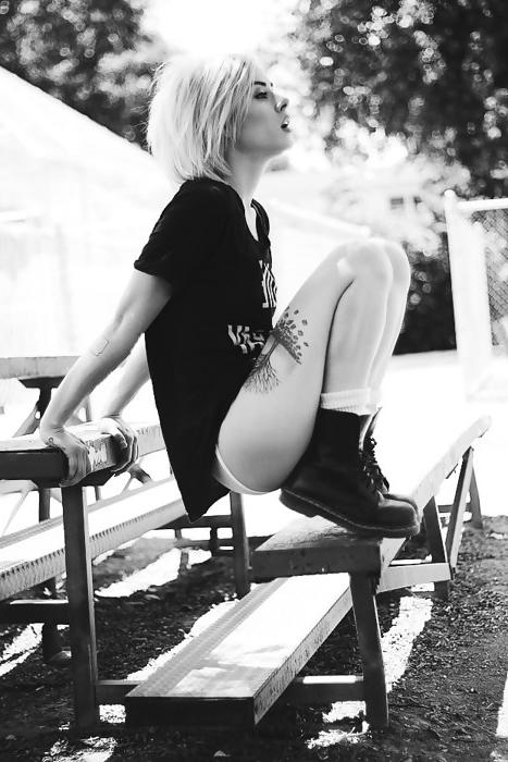 25P Random skinny girls