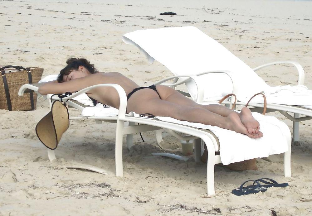 25P Best Celebrity Asses