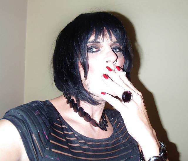 16P Smoking sissy slut Donna Dee