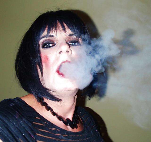 16P Smoking sissy slut Donna Dee