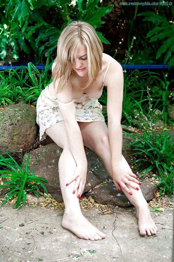 16P Blonde amateur Natalie P rids skirt in outdoors for nude modelling