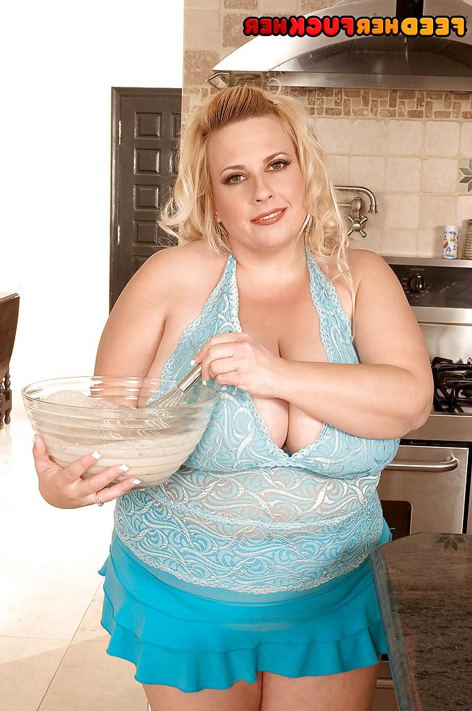 16P Busty bbw Cassie Blanca cooking muffins and taking hard cock under her skirt
