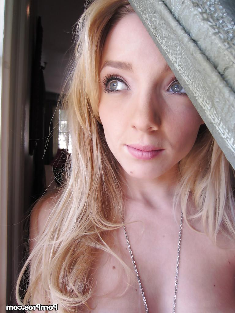 16P Slim teen babe Ally Winters posing naked and picturing herself
