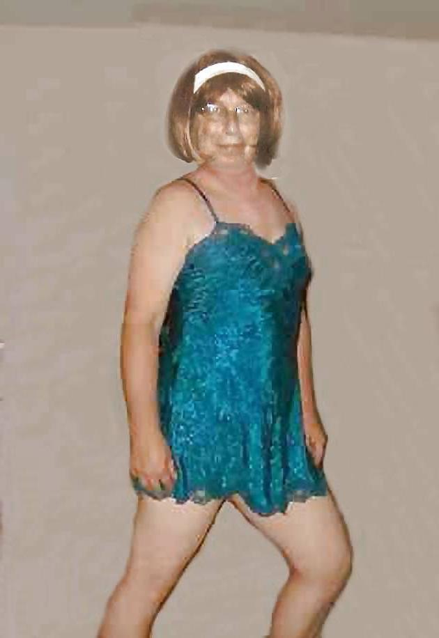 25P Sissy Peggy