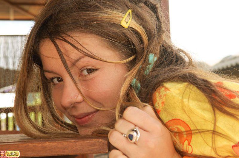 15P Pictures of teen slut Emily 18 slipping out of her pjs