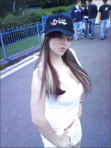 25P Hot Huge Titted Amateur Brunette Gallery