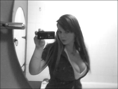 25P Hot Huge Titted Amateur Brunette Gallery