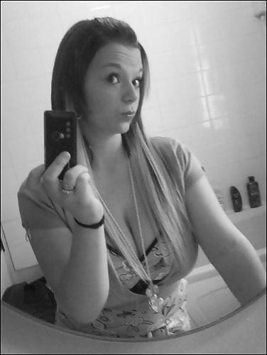 25P Hot Huge Titted Amateur Brunette Gallery