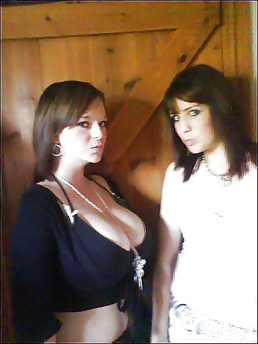 25P Hot Huge Titted Amateur Brunette Gallery