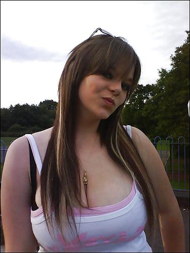 25P Hot Huge Titted Amateur Brunette Gallery