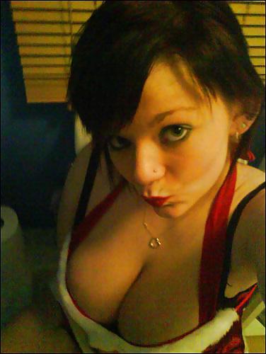 25P Hot Huge Titted Amateur Brunette Gallery