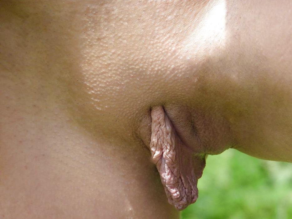 25P Huge Pussy Lips 2 (Redux) 