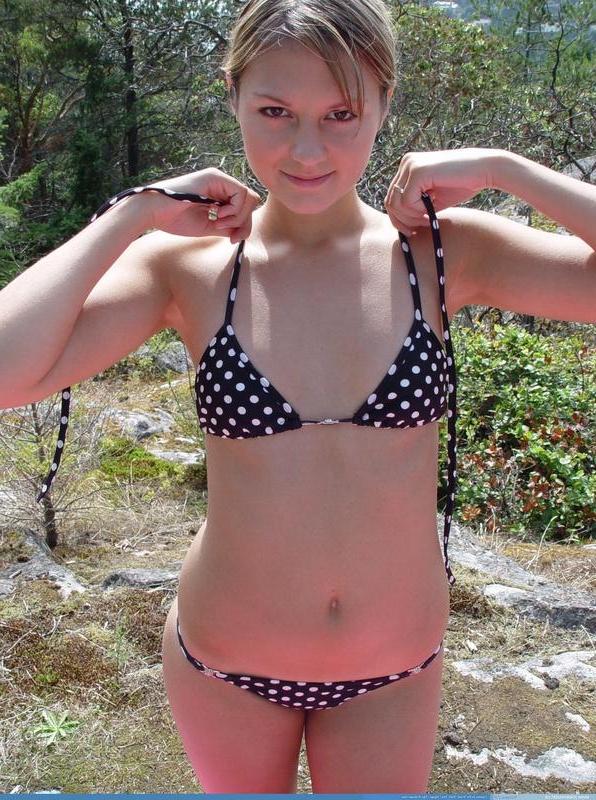 20P Pictures of teen star Josie Model showing off her small tits outside