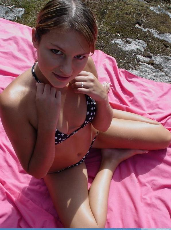 20P Pictures of teen star Josie Model showing off her small tits outside