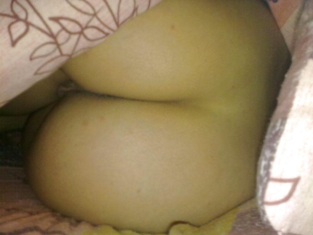 18P Has dragged in bed the very young girl of the friend
