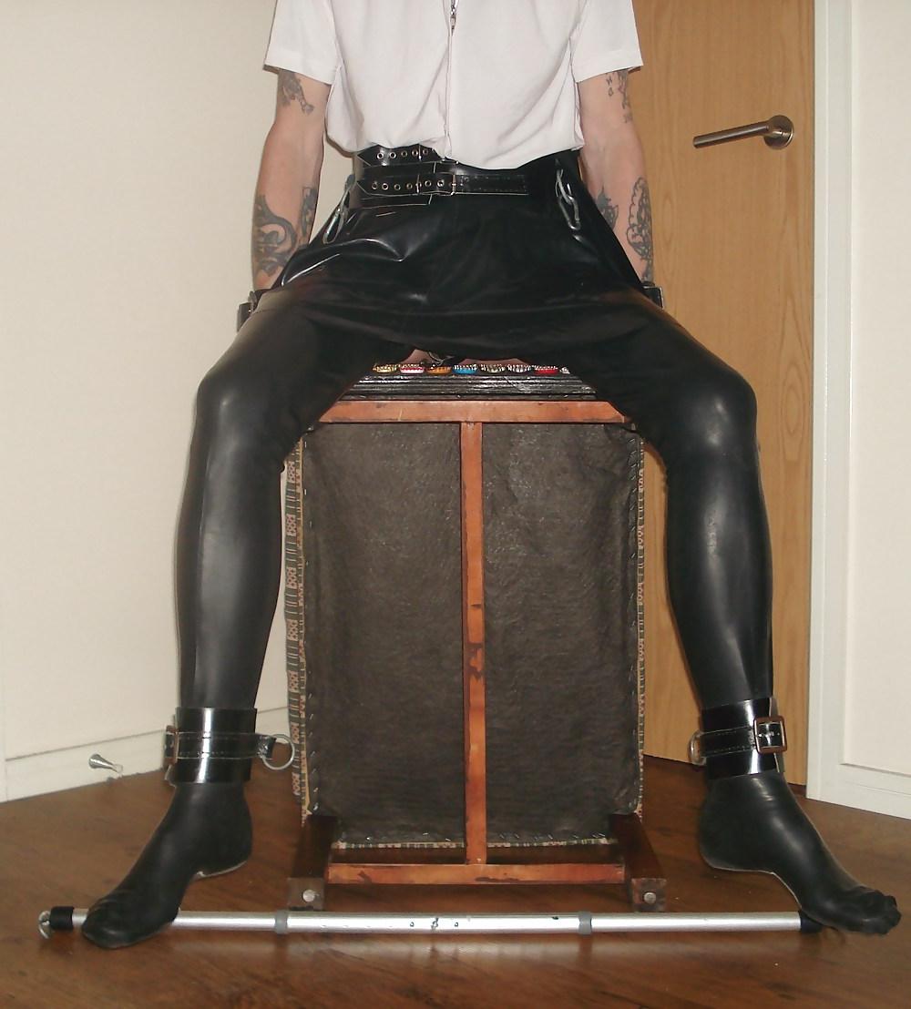 12P A  SEAT FOR SLAVE