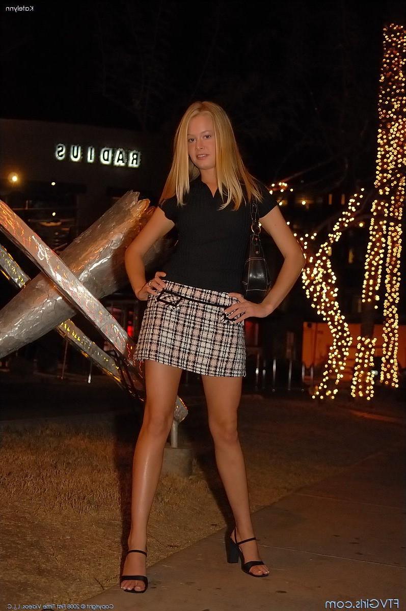 20P Pics of Katelynn showing up her skirt
