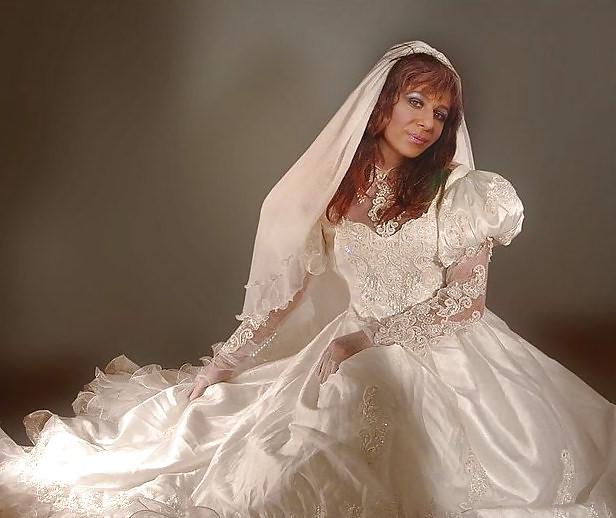 22P Sissy brides