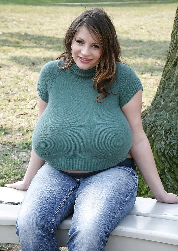 15P Huge Tits, Tight Tops 7