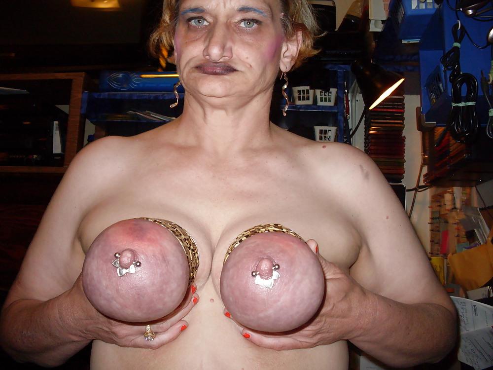 25P Daily life of a skank animal
