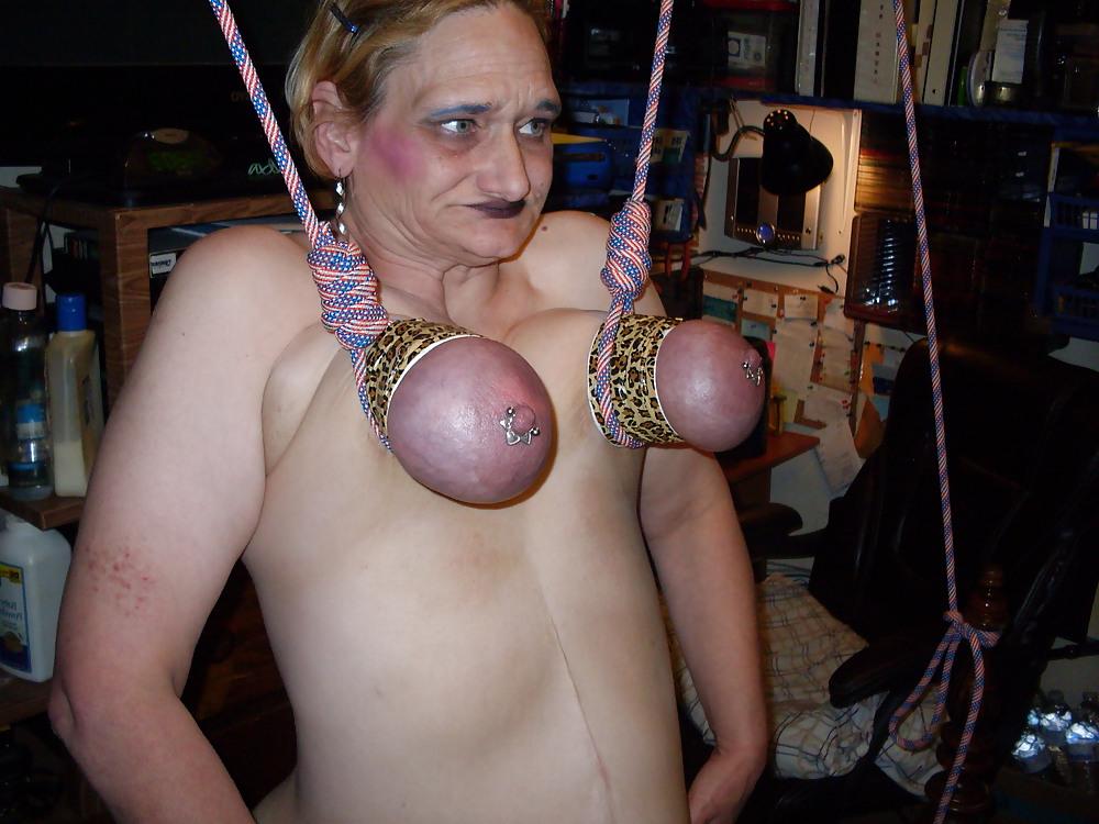 25P Daily life of a skank animal