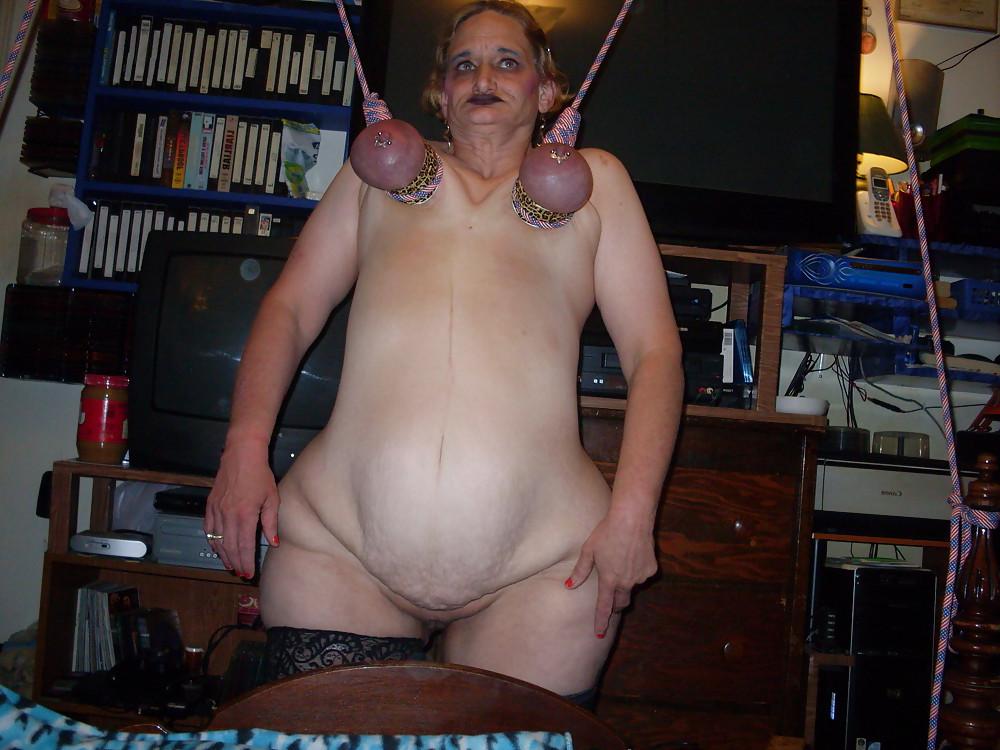25P Daily life of a skank animal
