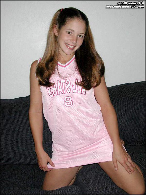 20P Pictures of teen hottie Tawnee Stone showing you what's up her skirt