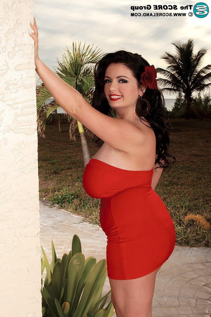 16P Pictures of a brunette teen with huge tits