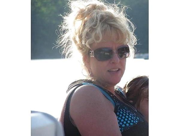 18P Single Mom & daughter's friend
