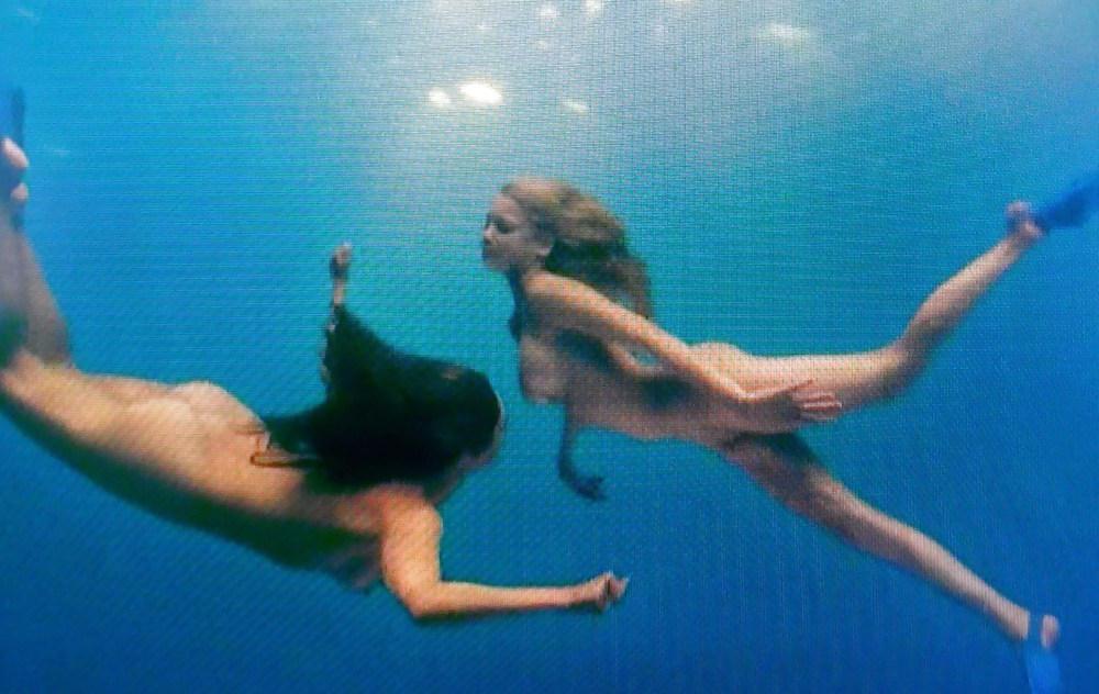 16P Kelly brook skinny dip -piranah