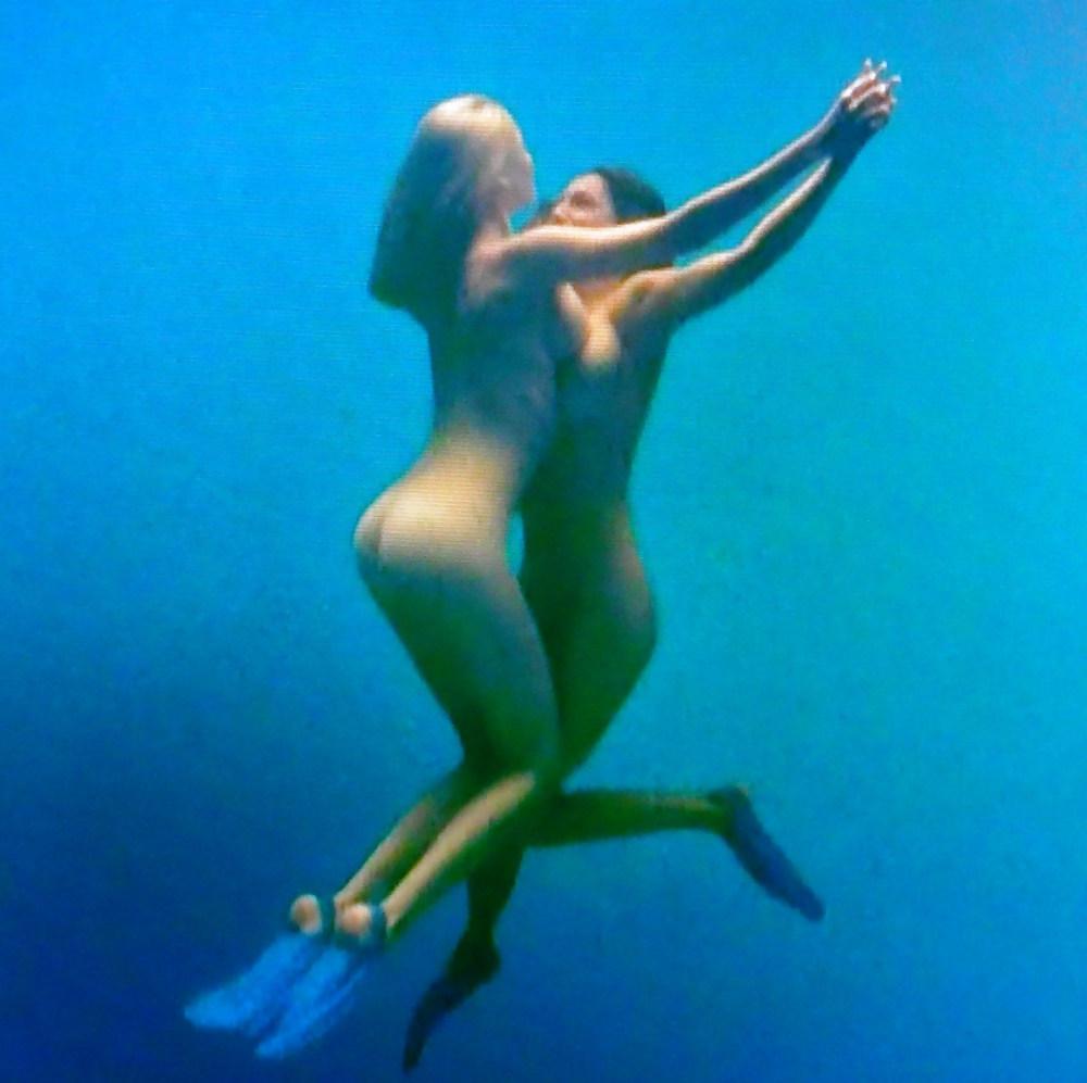 16P Kelly brook skinny dip -piranah