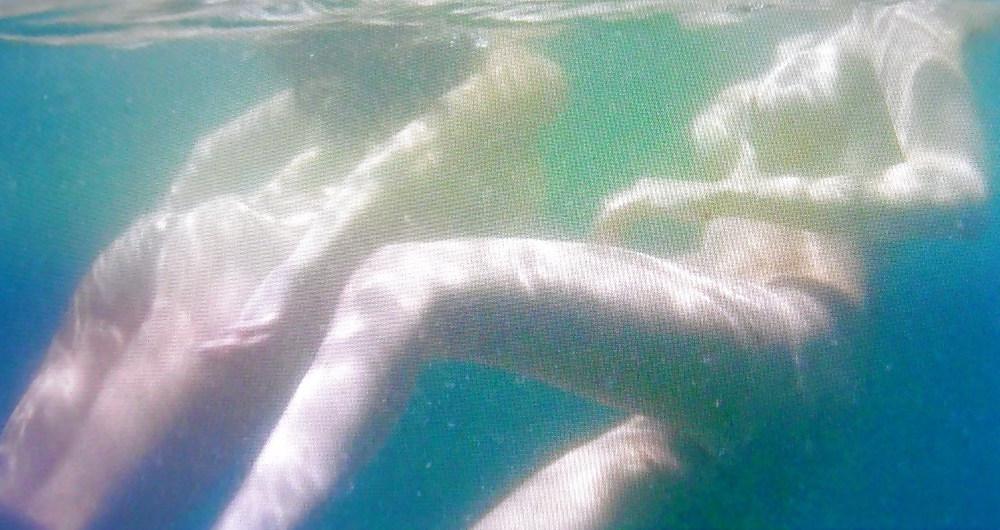 16P Kelly brook skinny dip -piranah