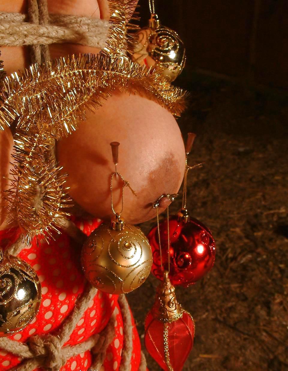 11P Christmas Slave Tree!