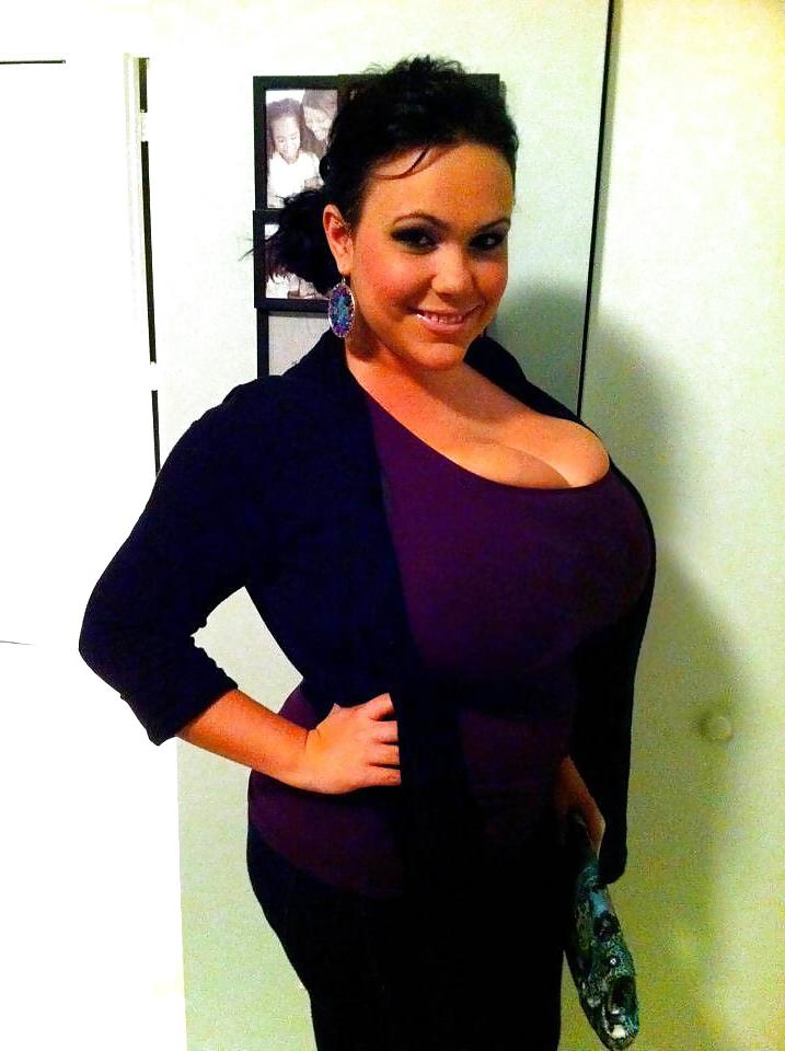 11P Latina Mami with Huge Tits