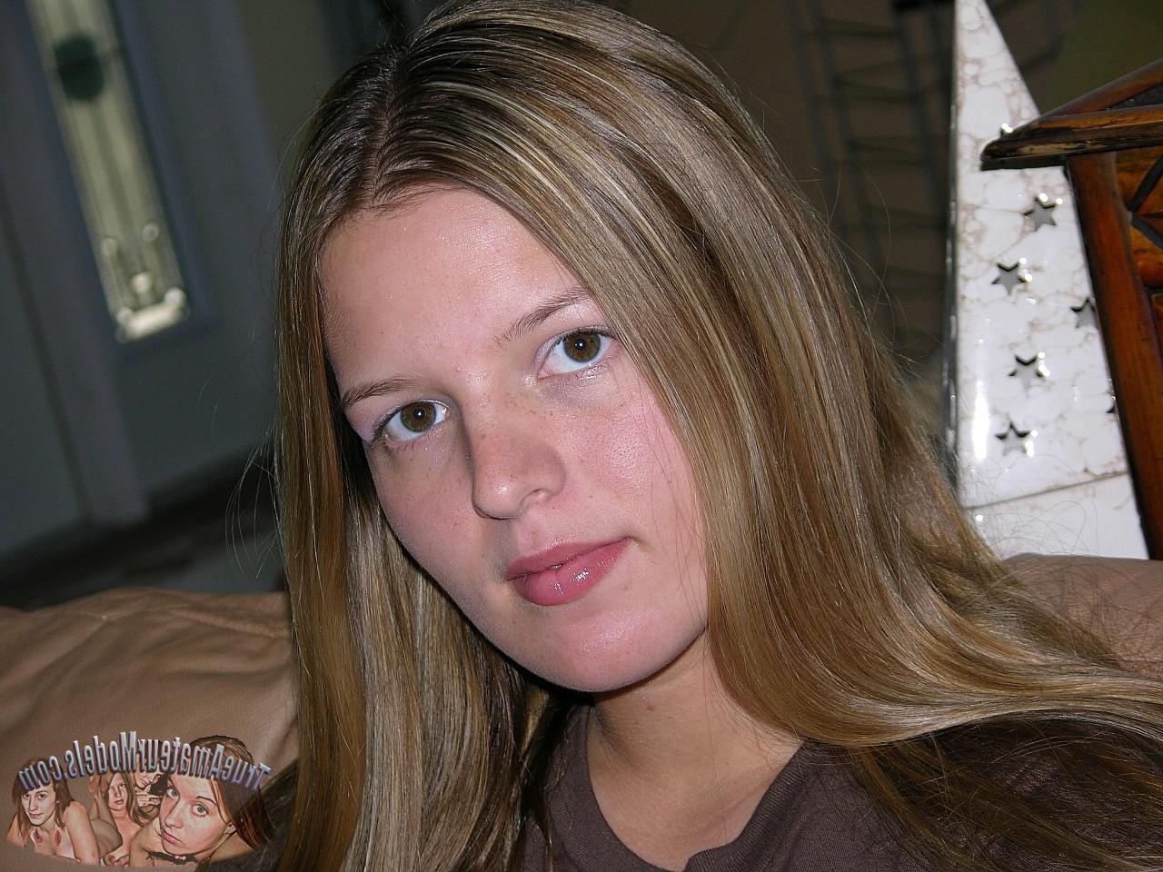 13P Cute Amateur Babe Spreads Apart Her Teen Ass - True Amateur Models