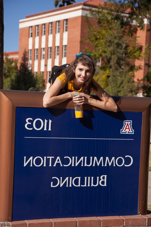 16P Cute college girl teasing