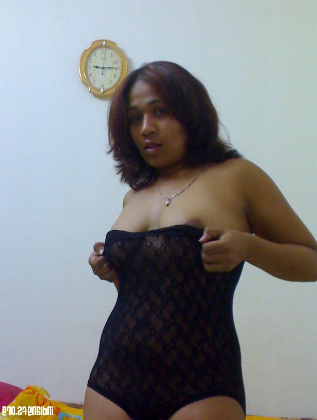 15P Real indian gfs get naked and fuck