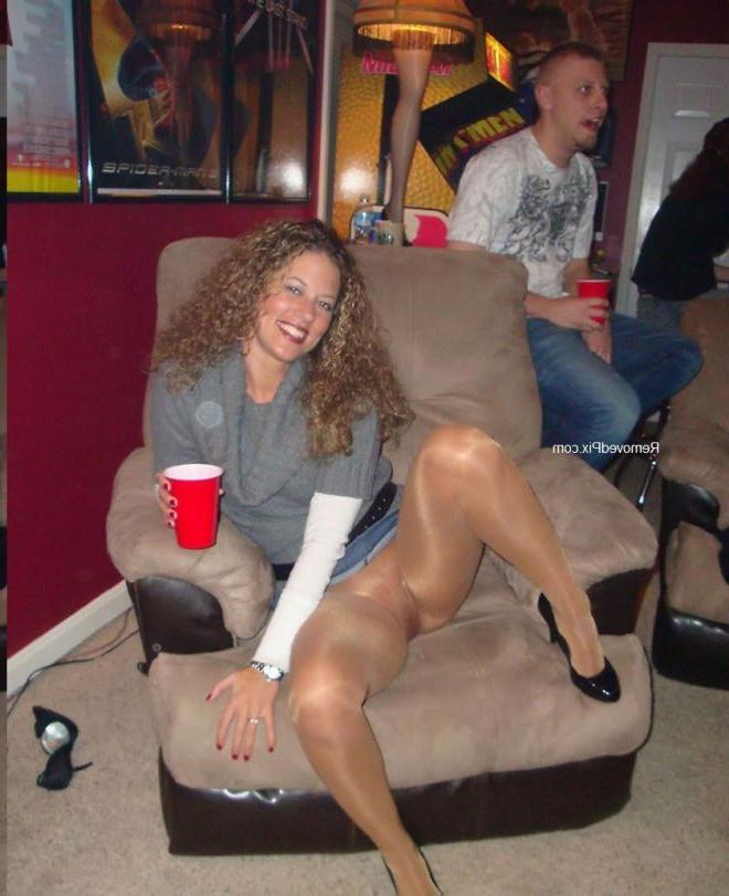 21P Real amateurs in leaked banned pics from facebook